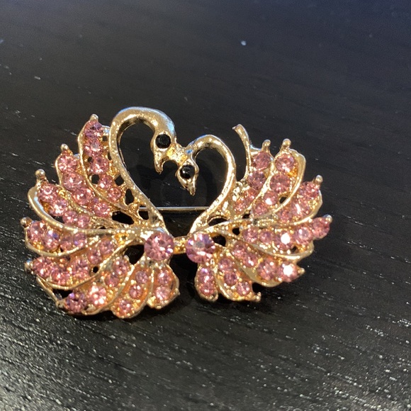 NWOT Pink diamond swan brooch - Picture 4 of 5